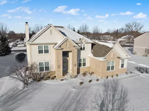 802 Bailey Ln, Hampshire, IL 60140