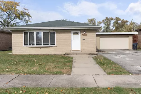 900 E 166th Pl, South Holland, IL 60473