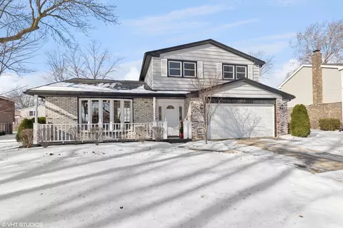 1318 E Best Dr, Arlington Heights, IL 60004