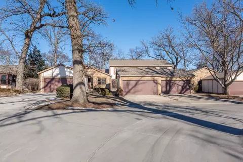 1205 Oakview Dr, Wheaton, IL 60187