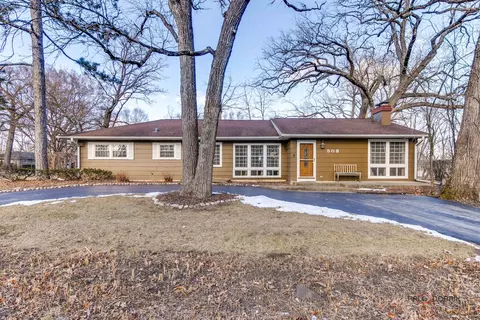 508 W Creekwood Dr, Palatine, IL 60074
