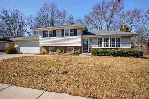 580 Michigan Ave, South Elgin, IL 60177