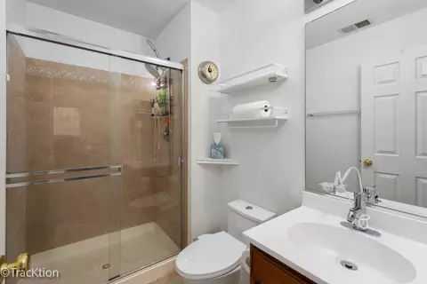 Bath - 1954 Concord Dr, Mchenry, IL 60050 photo 3 of 3