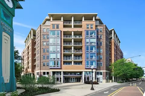 437 W Division St #510, Chicago, IL 60610