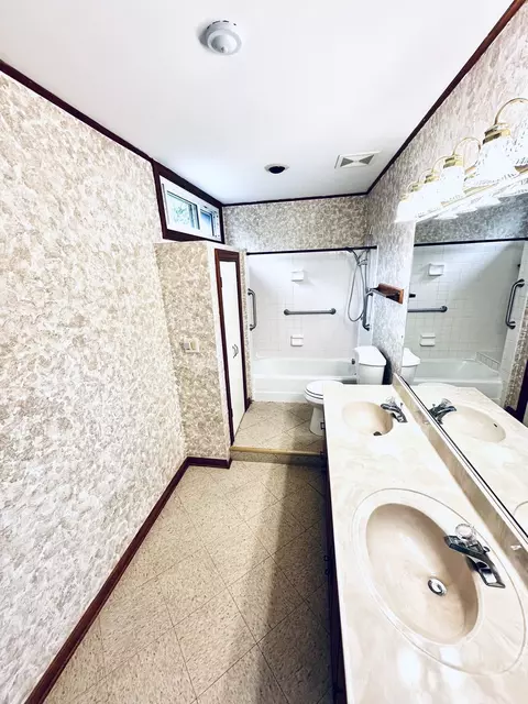 8 West Ave, Riverside, IL 60546 photo 8