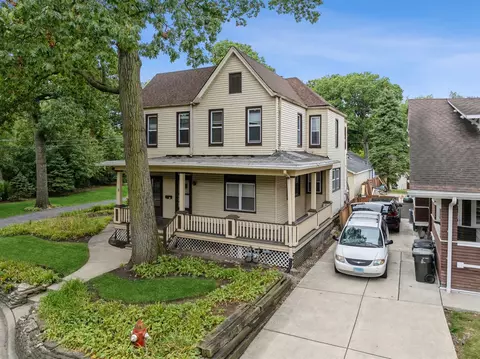 8 West Ave, Riverside, IL 60546 photo 2