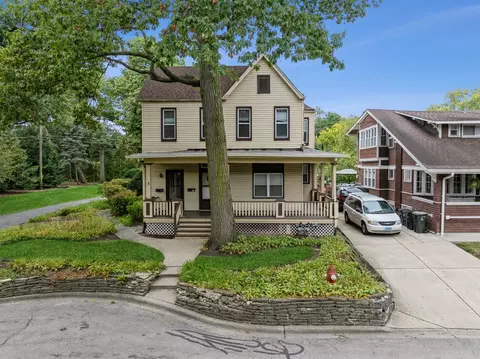 8 West Ave, Riverside, IL 60546 photo 3