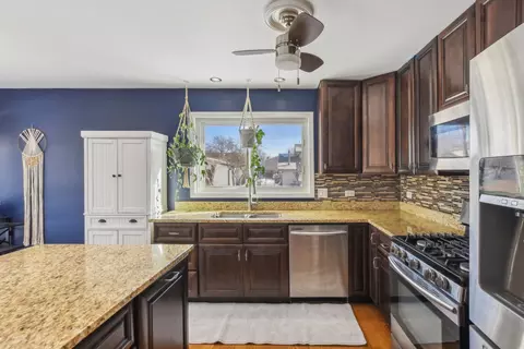 Kitchen - 782 Balboa Ter E, Bartlett, IL 60103 photo 3 of 3