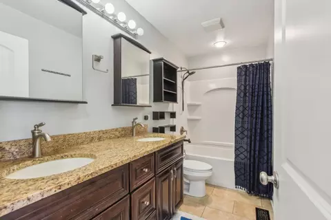 Bath - 782 Balboa Ter E, Bartlett, IL 60103 photo 1 of 2