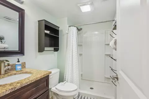 Bath - 782 Balboa Ter E, Bartlett, IL 60103 photo 2 of 2