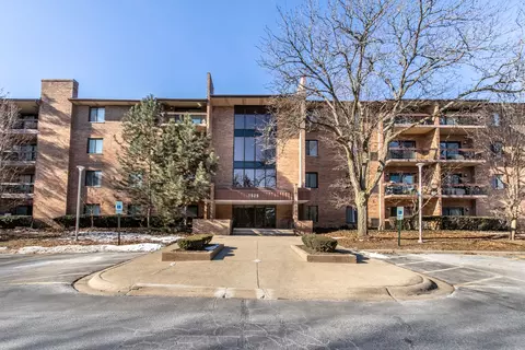 7525 Nantucket Dr #307, Darien, IL 60561