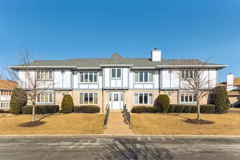 6 Saint Moritz Dr #202, Palos Park, IL 60464