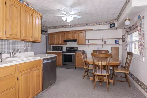 911 Warren St, Chenoa, IL 61726 photo 9