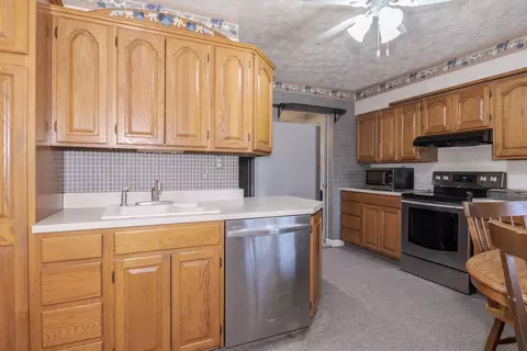 911 Warren St, Chenoa, IL 61726 photo 11