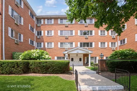 950 Washington Blvd #309, Oak Park, IL 60302