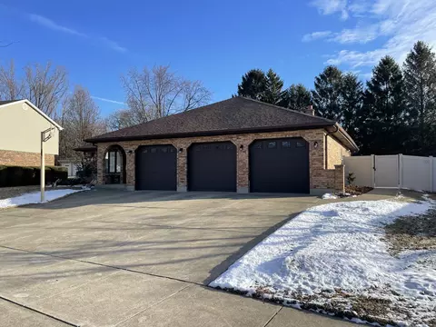 10 S335 Havens Dr, Downers Grove, IL 60516