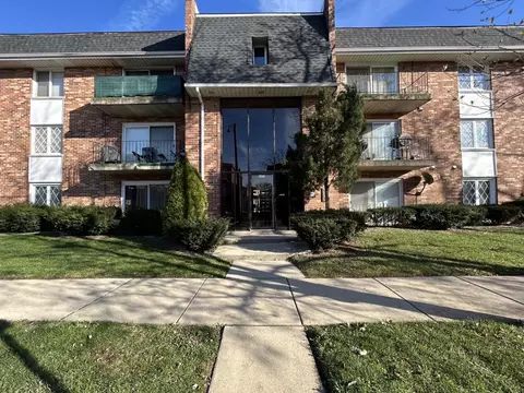 661 Chappel Ave #1C, Calumet City, IL 60409