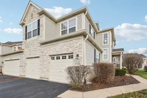 331 Robin Glen Ln, South Elgin, IL 60177