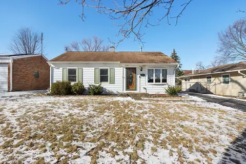 350 Rosewood Ave, Buffalo Grove, IL 60089
