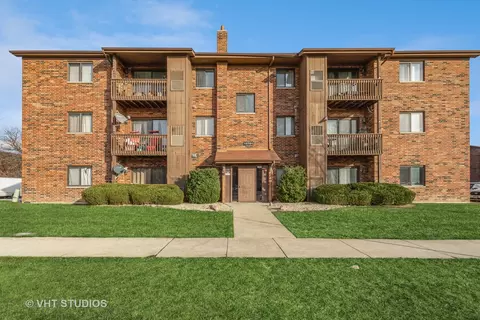 15701 Peggy Ln #1, Oak Forest, IL 60452