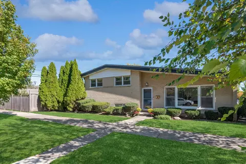 9201 Kolmar Ave, Skokie, IL 60076