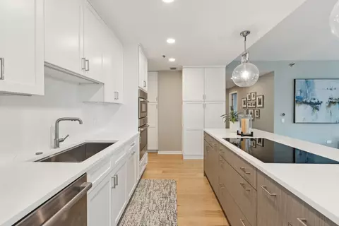 Kitchen - 57 E Delaware Pl #1602, Chicago, IL 60611 photo 2 of 4