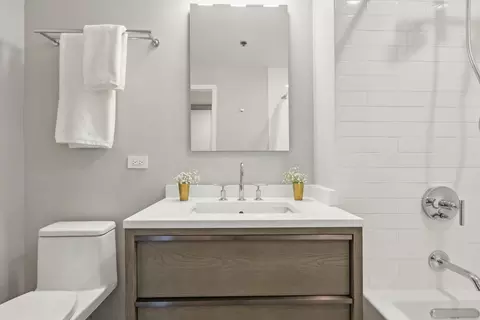 Bath - 57 E Delaware Pl #1602, Chicago, IL 60611 photo 7 of 7