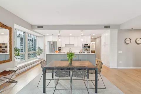 Dining - 57 E Delaware Pl #1602, Chicago, IL 60611 photo 2 of 3