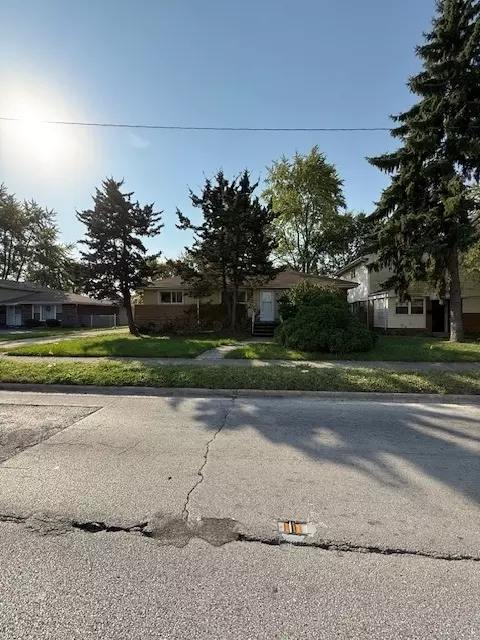 1037 E 142nd St, Dolton, IL 60419