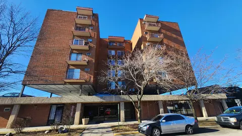 7830 W North Ave #606, Elmwood Park, IL 60707