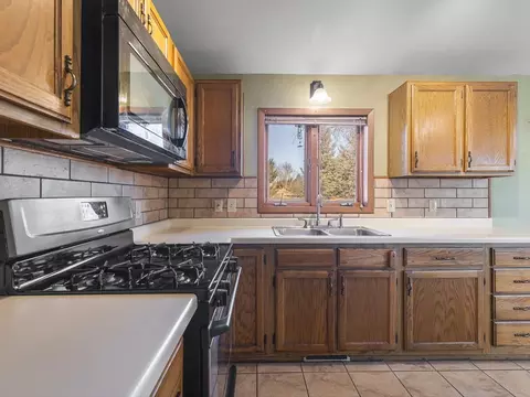 1092 Winborne St, Davis, IL 61019 photo 8