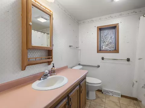 1092 Winborne St, Davis, IL 61019 photo 12