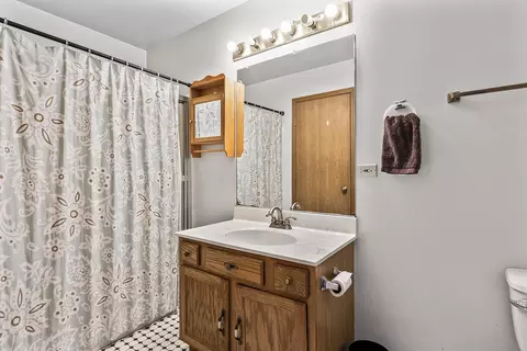 Bath - 2260 South St, Elgin, IL 60123 photo 1 of 4