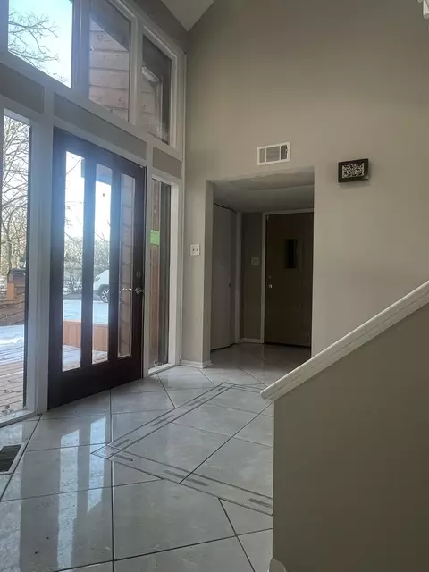 Entry Way - 42 Danube Way, Olympia Fields, IL 60461 photo 4 of 8
