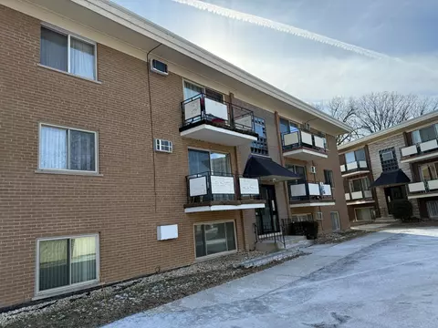 7410 W 111th St #305, Worth, IL 60482
