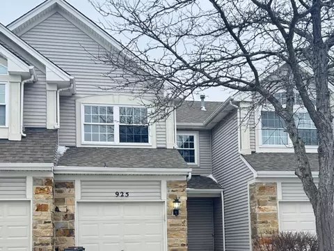 925 Mesa Dr, Lake In The Hills, IL 60156