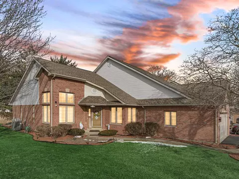 18326 Pond View Ct, Tinley Park, IL 60477