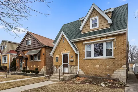 3841 Home Ave, Berwyn, IL 60402