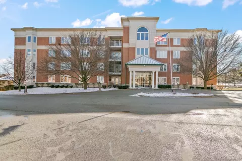 16001 S 88th Ave #305, Orland Park, IL 60462