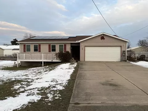 260 West St, Groveland, IL 61535