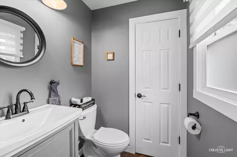 Bath - 543 67th Pl, Willowbrook, IL 60527 photo 1 of 4
