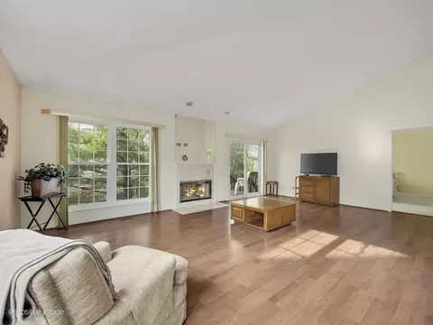 352 Cimarron Rd, Lombard, IL 60148 photo 9