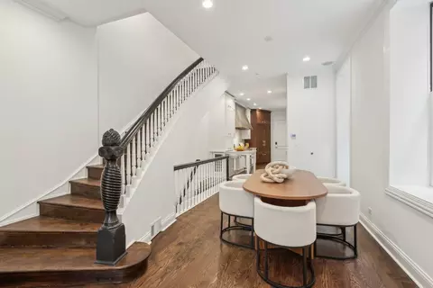 Dining - 45 E Division St, Chicago, IL 60610 photo 3 of 3