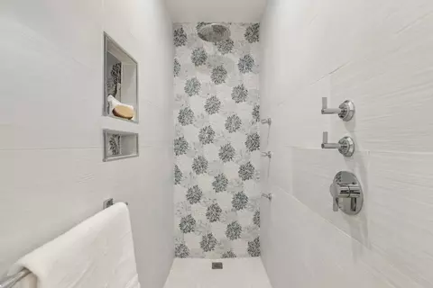 Bath - 45 E Division St, Chicago, IL 60610 photo 2 of 3