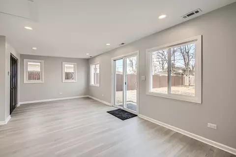 Living - 2138 Root St, Crest Hill, IL 60403 photo 4 of 4