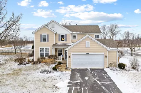 102 Gorham Ct, North Aurora, IL 60542