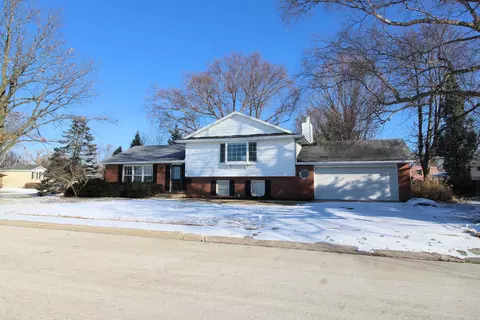 2225 W Hawkins St, Kankakee, IL 60901