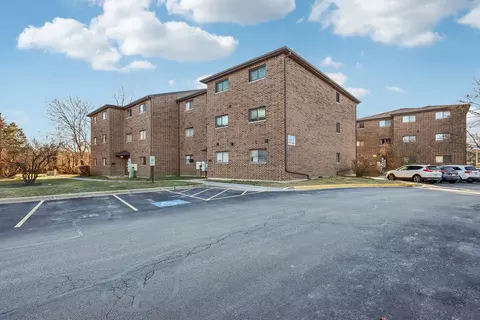 2226 Abbeywood Dr #A, Lisle, IL 60532