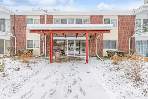 127 N Wolf Rd #54B, Wheeling, IL 60090