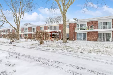 127 N Wolf Rd #54B, Wheeling, IL 60090 photo 2